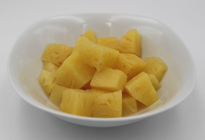 Bio kusy ananasu v konzerve, objem 3 kg, ATG 1,55 kg, (Asi od konce kvetna opet k dispozici)